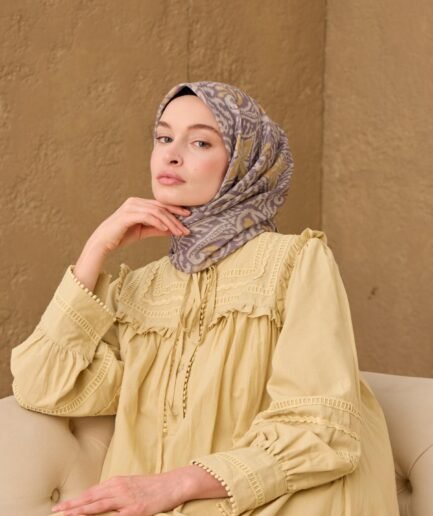 İnce Pamuk Soft Eşarp Vizon, Koyu Vizon ve Hardal Sarı Desenli Nefes Alan Tok Duruşlu 90x90