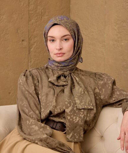 İnce Pamuk Soft Eşarp Kahve Gri Yeşil ve Eflatun Desenli Nefes Alan Tok Duruşlu 90x90
